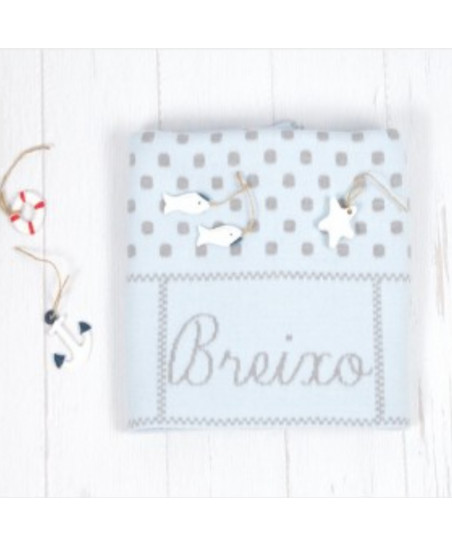 Mantita Topos Fondo Celeste Bebé/Topos Gris(Personalizada)-Pangasa