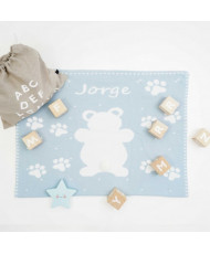 Mantita Huellas - Fondo Celeste Empolvado / Huellas Blanco(Personalizada)-Pangasa